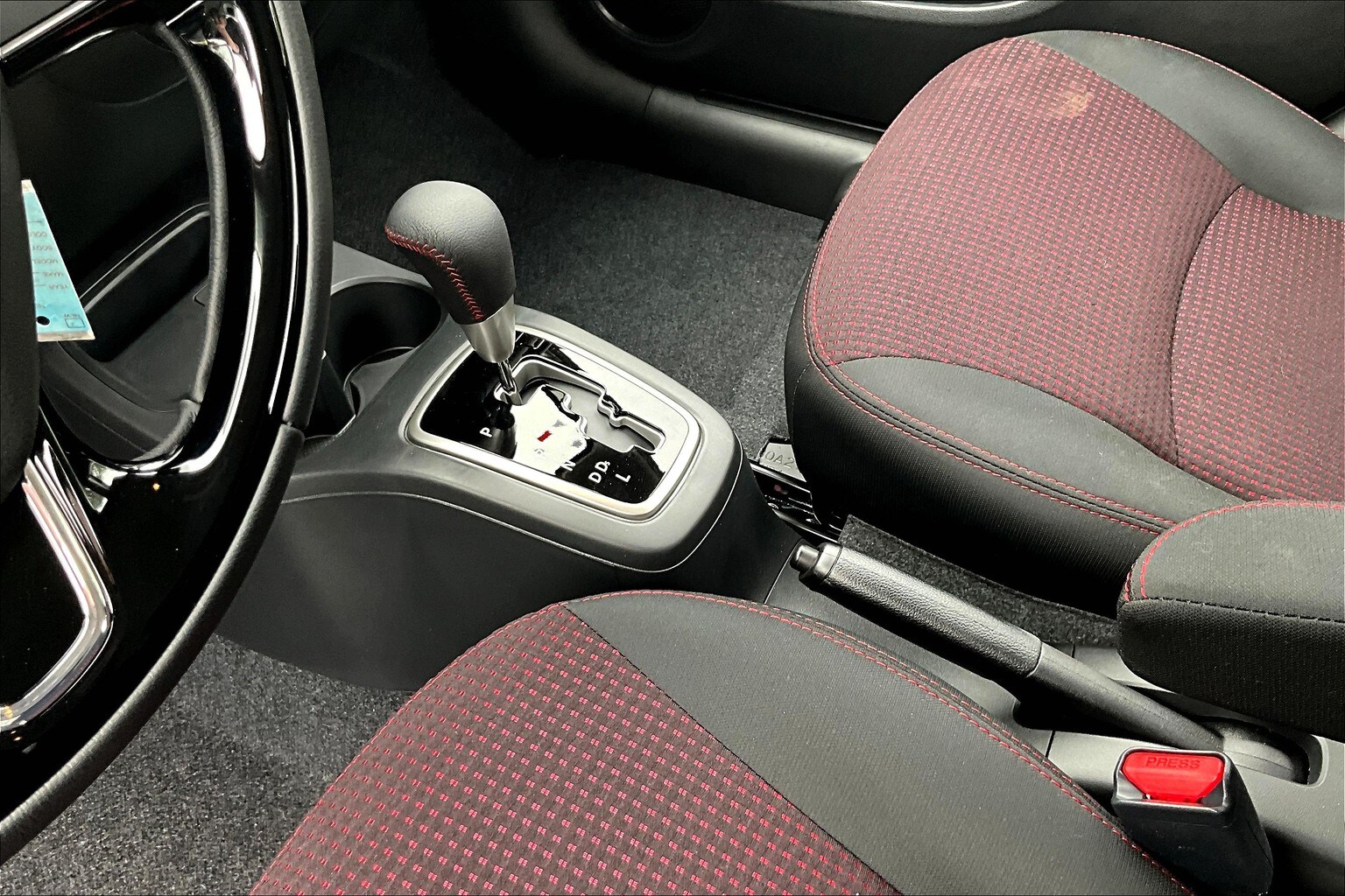 Vehicle image 12 of 14