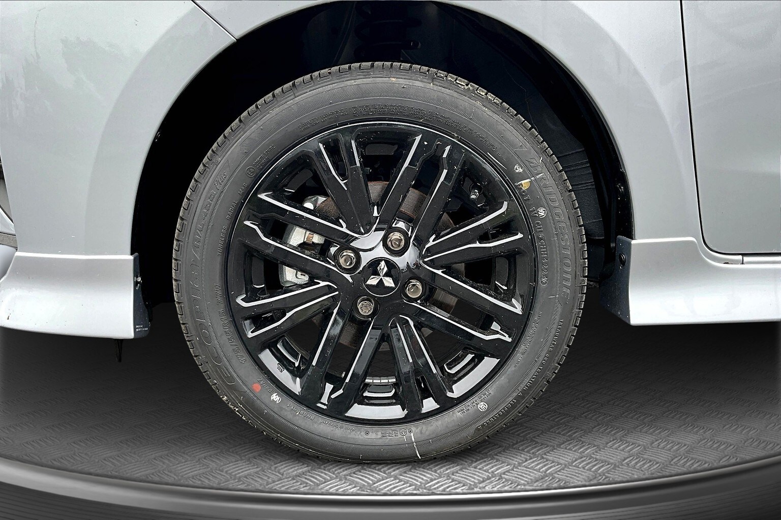 Vehicle image 6 of 14