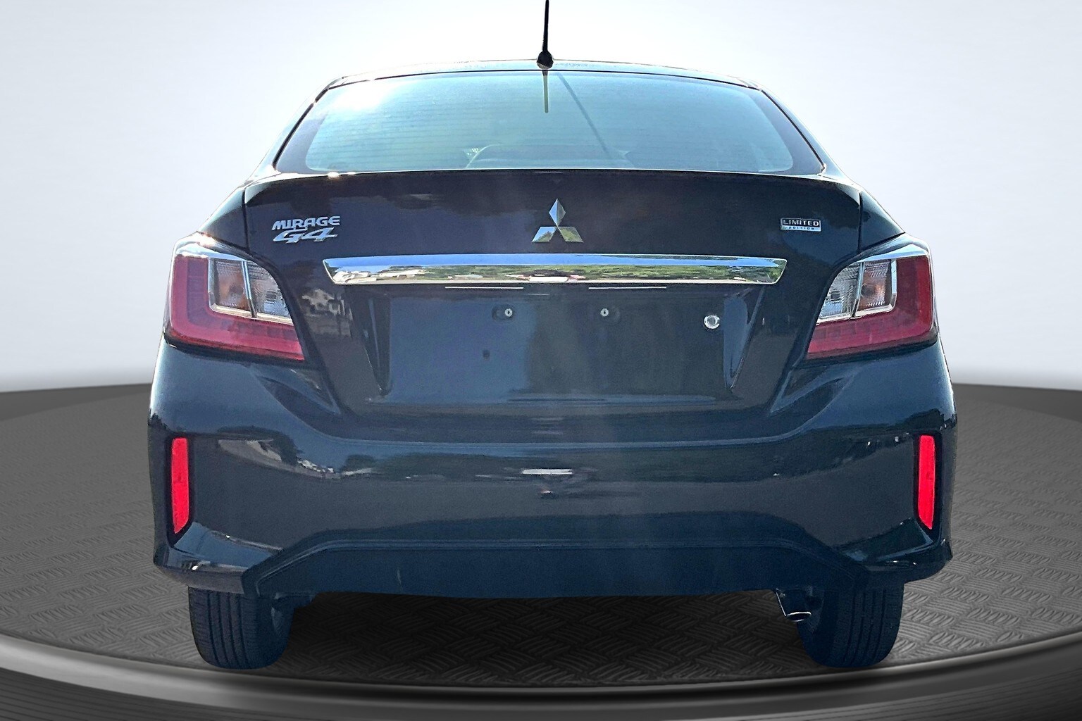 Vehicle image 3 of 14