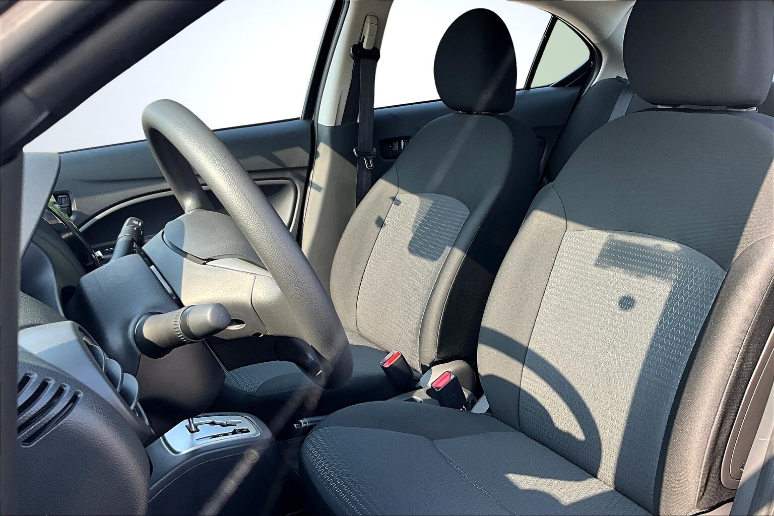 Vehicle image 8 of 14