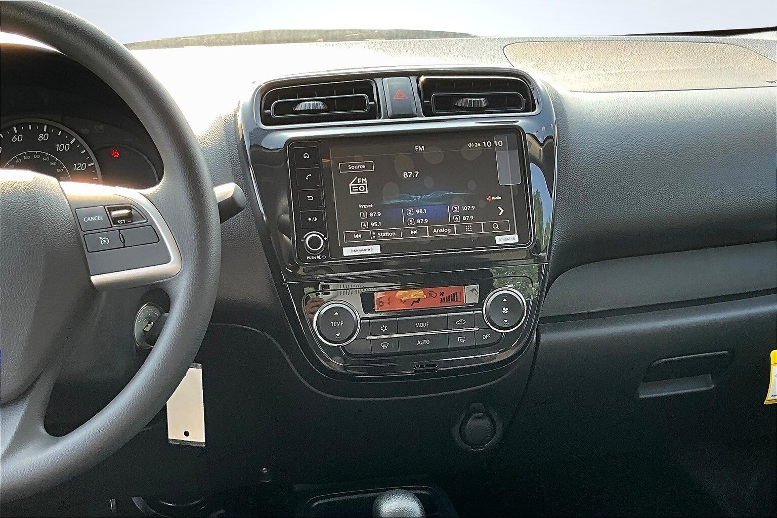Vehicle image 11 of 14