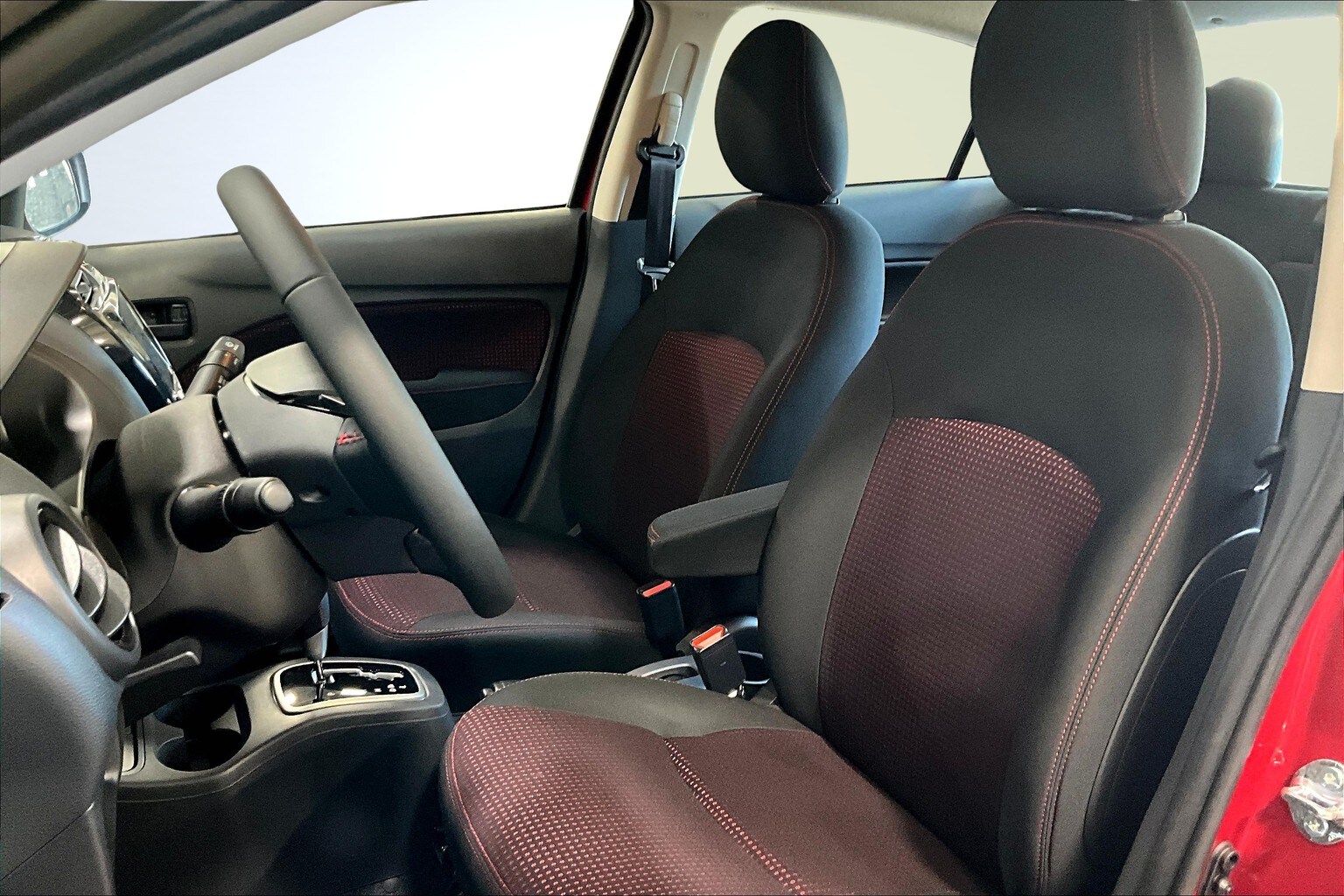 Vehicle image 9 of 14