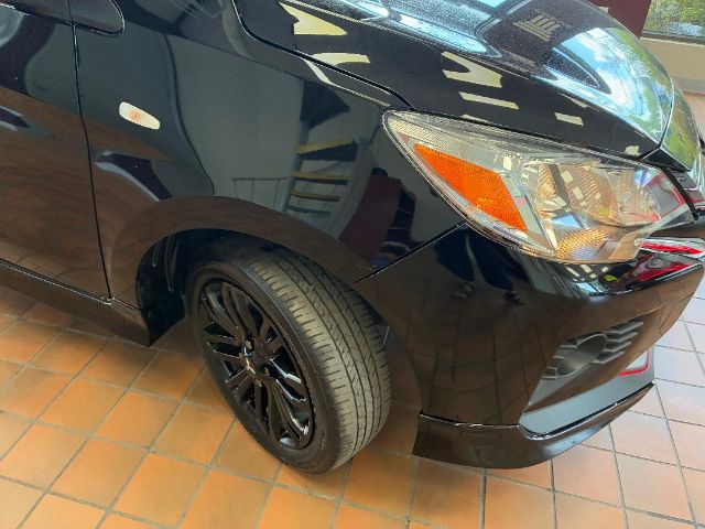 Vehicle image 6 of 38