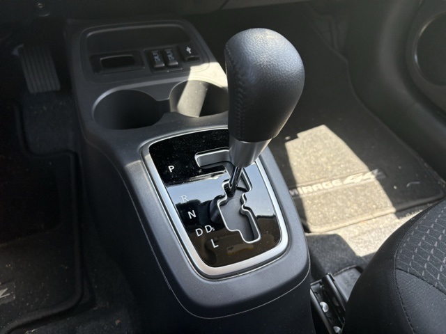 Vehicle image 25 of 30