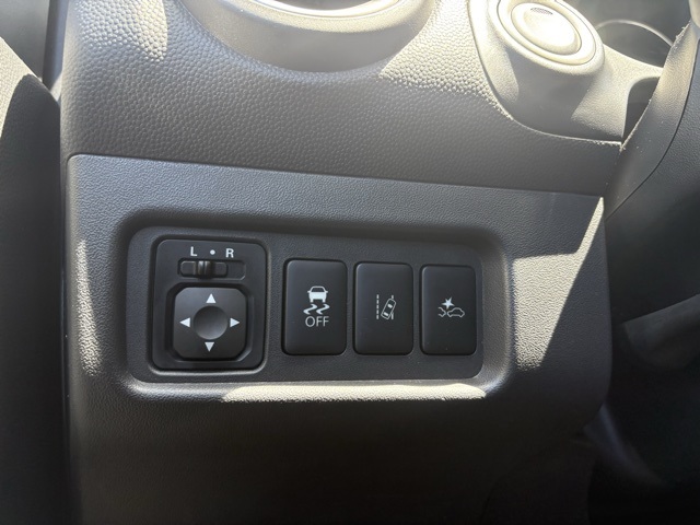 Vehicle image 20 of 30