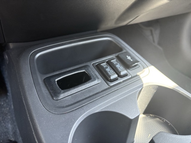 Vehicle image 24 of 30