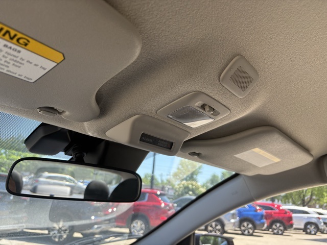 Vehicle image 27 of 30