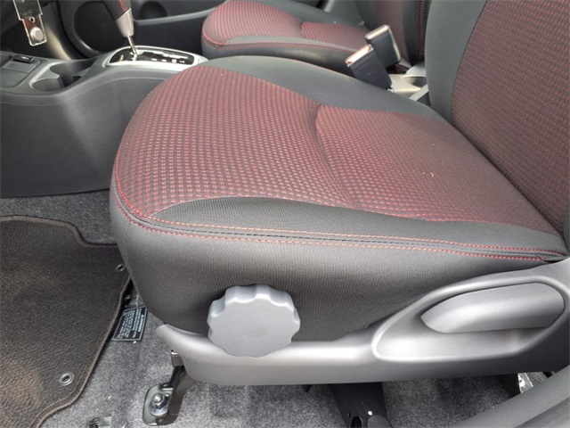 Vehicle image 12 of 26