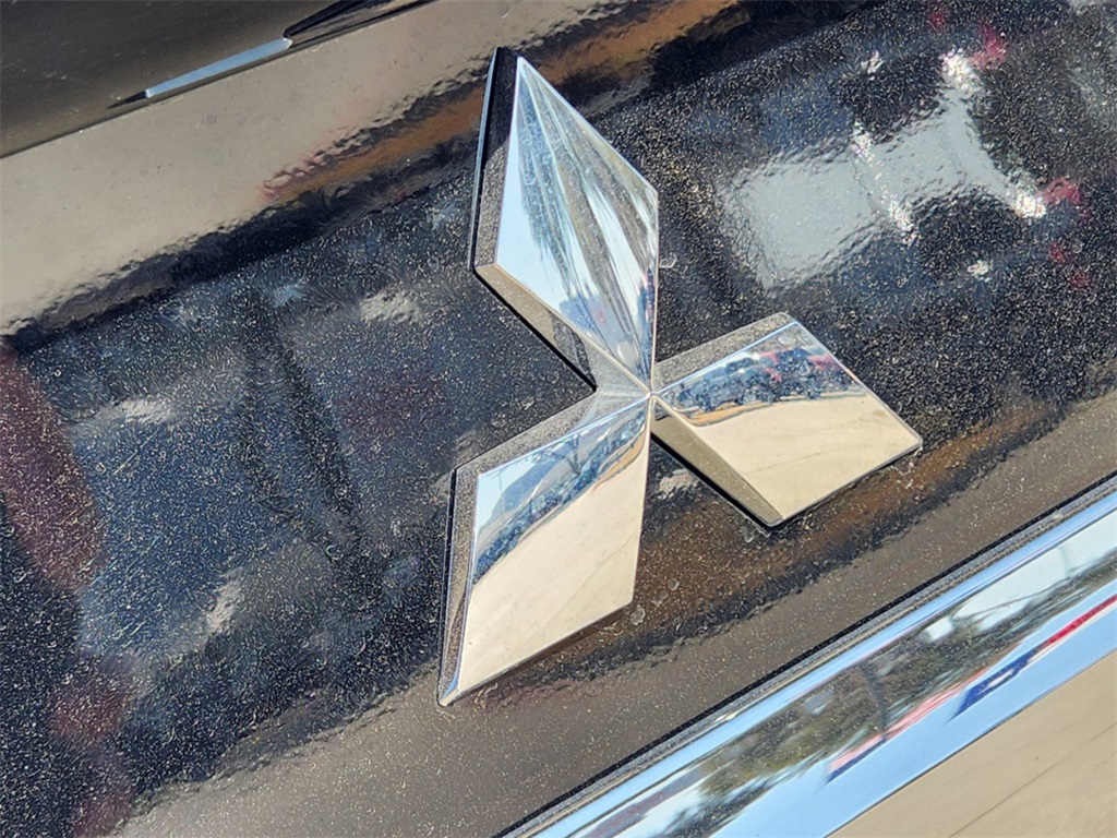 Vehicle image 8 of 21