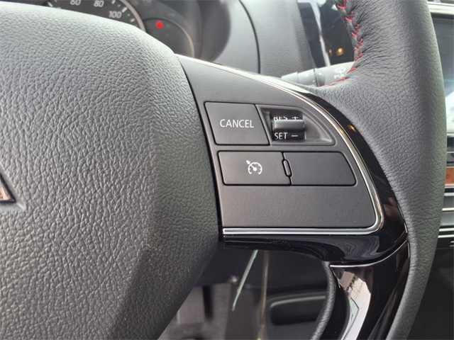 Vehicle image 14 of 22