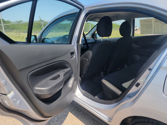 Vehicle image 16 of 28