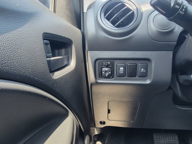 Vehicle image 26 of 28
