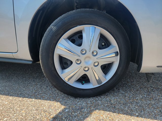 Vehicle image 9 of 28