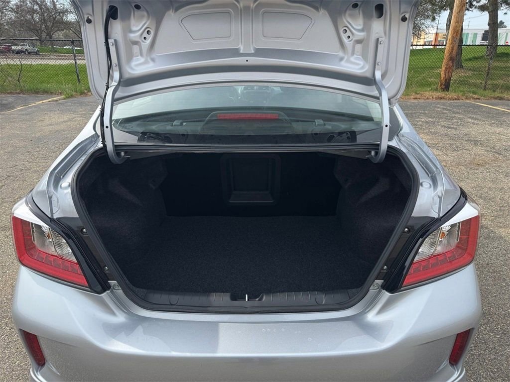 Vehicle image 11 of 45