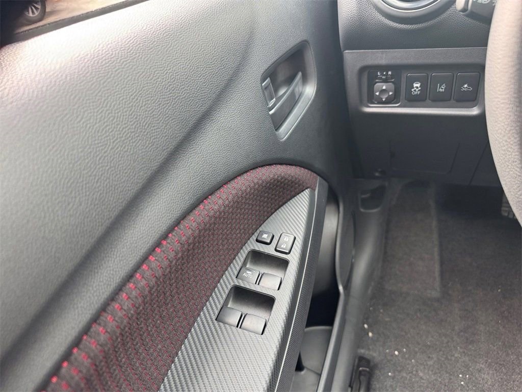 Vehicle image 27 of 45