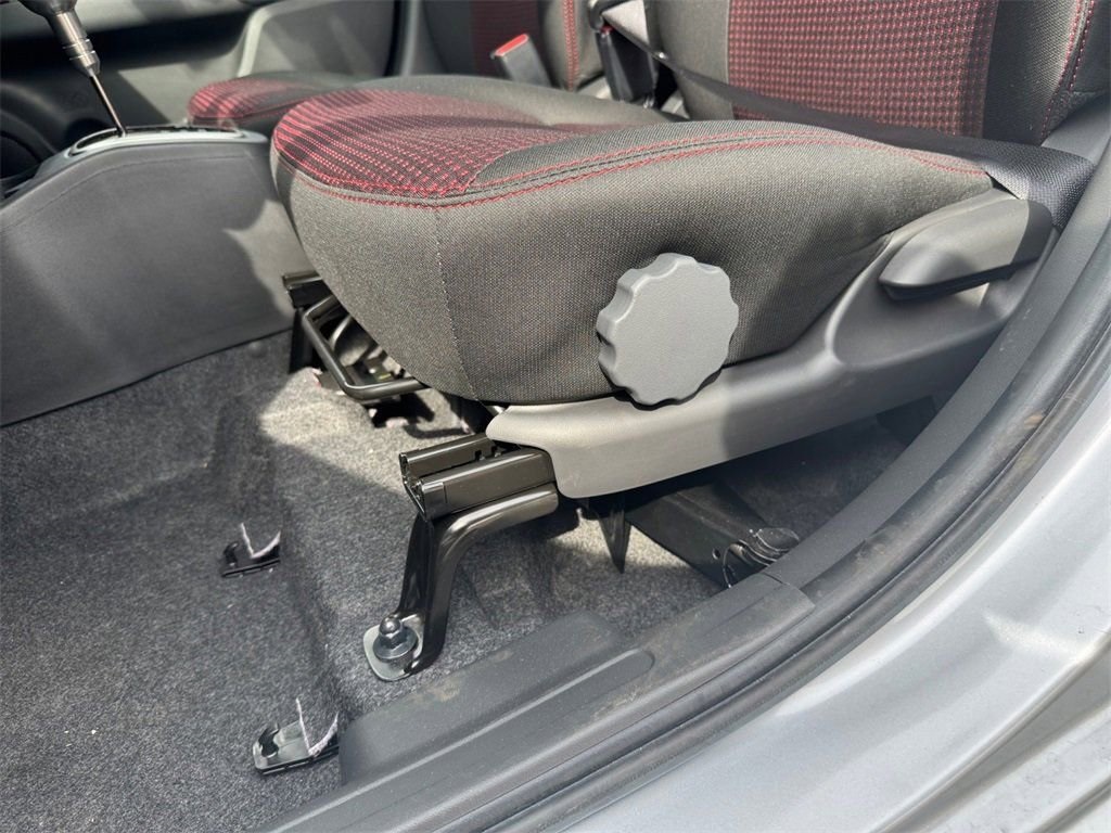 Vehicle image 30 of 45