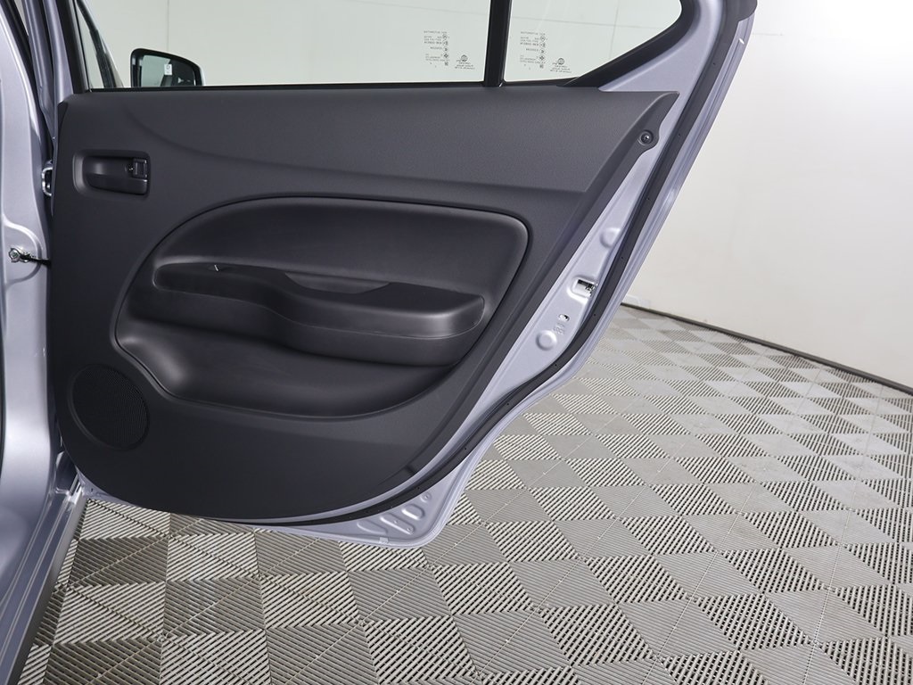 Vehicle image 23 of 42