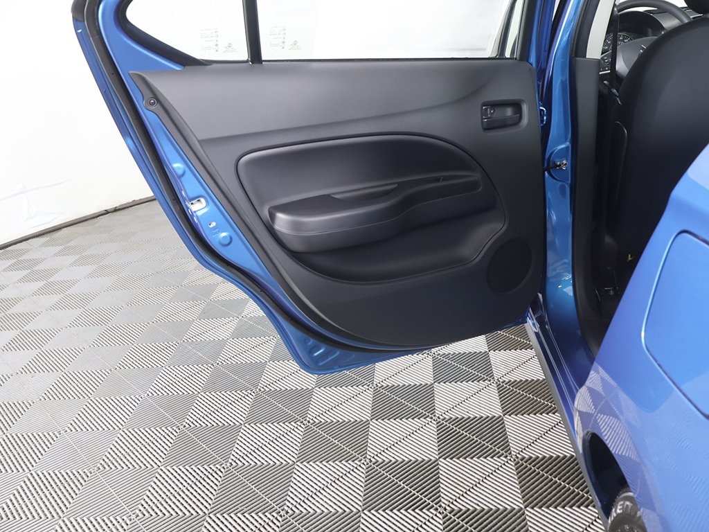 Vehicle image 22 of 42