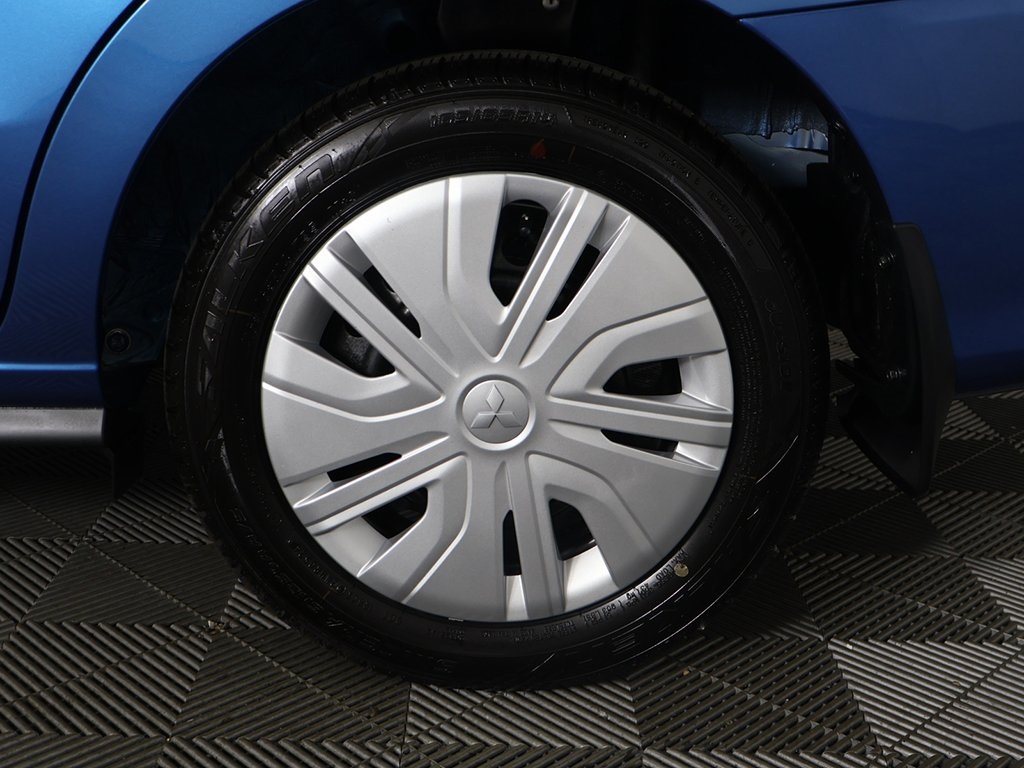 Vehicle image 18 of 42