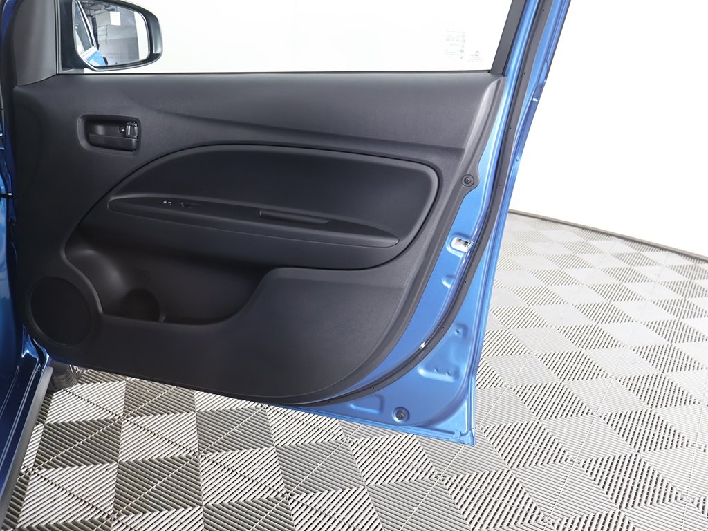 Vehicle image 21 of 42
