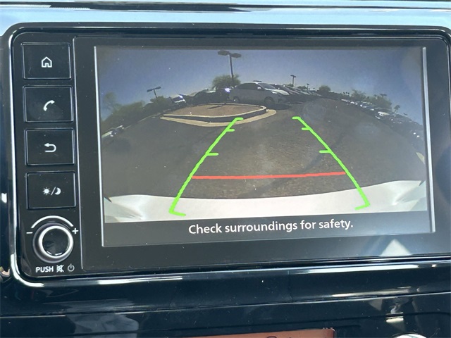 Vehicle image 21 of 32