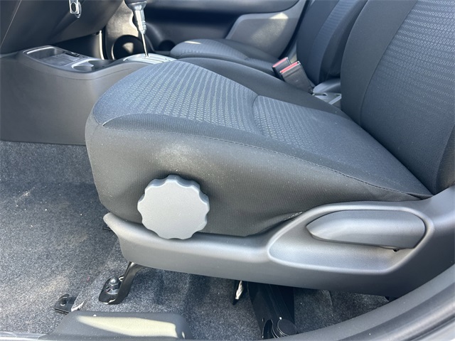 Vehicle image 19 of 32