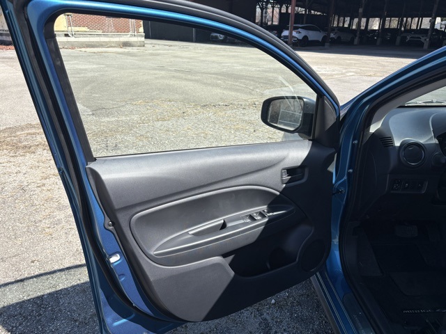 Vehicle image 16 of 31
