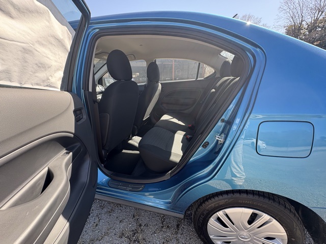 Vehicle image 13 of 31