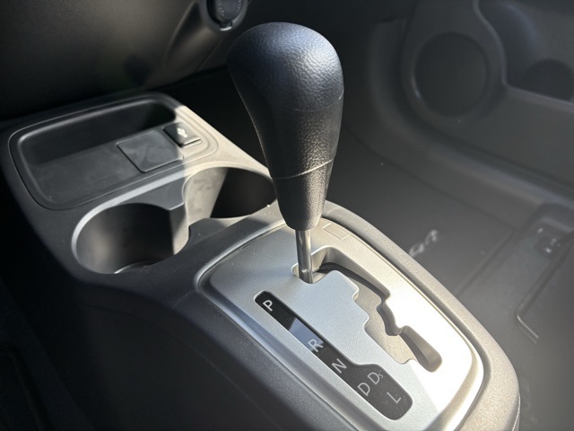 Vehicle image 25 of 31
