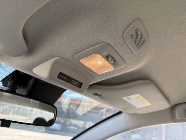Vehicle image 23 of 31