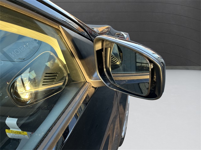 Vehicle image 24 of 26