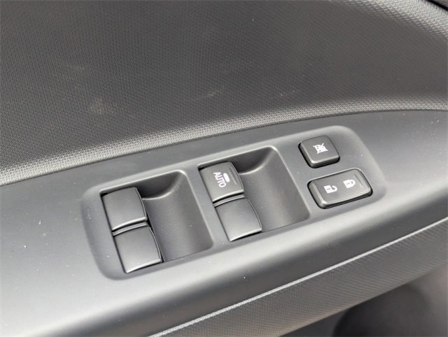 Vehicle image 14 of 19