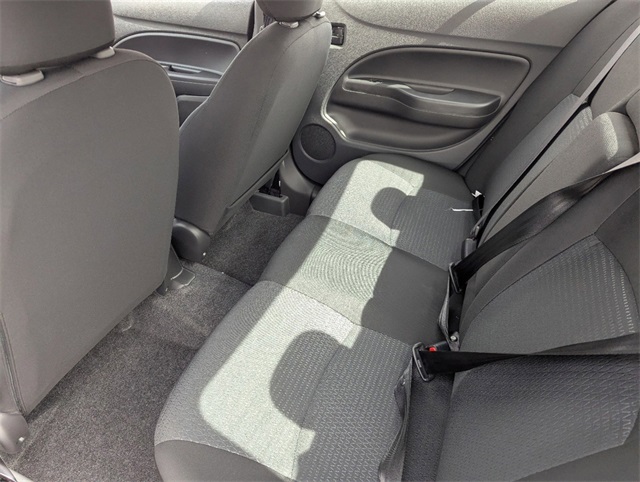 Vehicle image 10 of 19