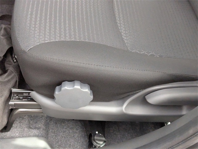Vehicle image 13 of 19