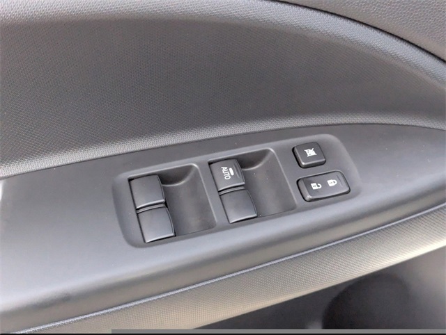 Vehicle image 14 of 19