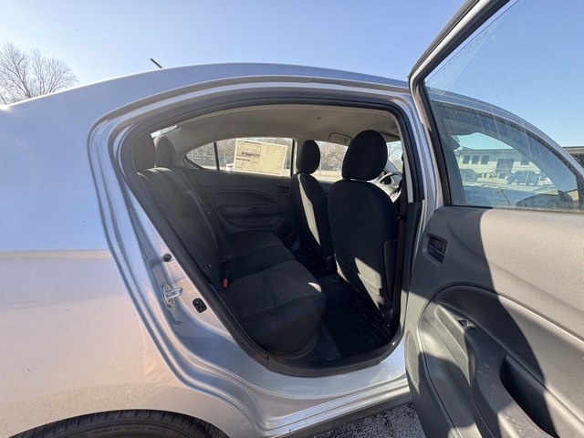 Vehicle image 15 of 32