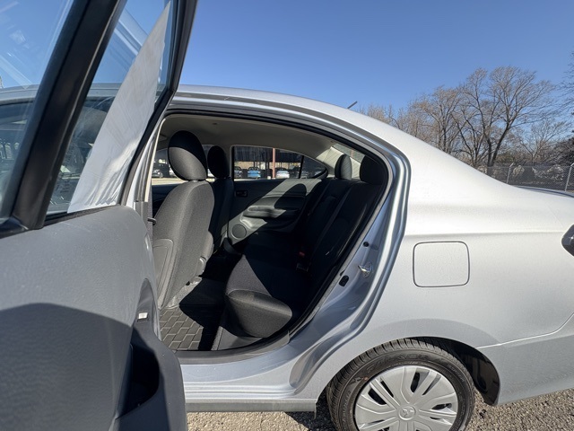 Vehicle image 11 of 32