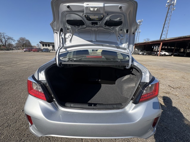 Vehicle image 12 of 32