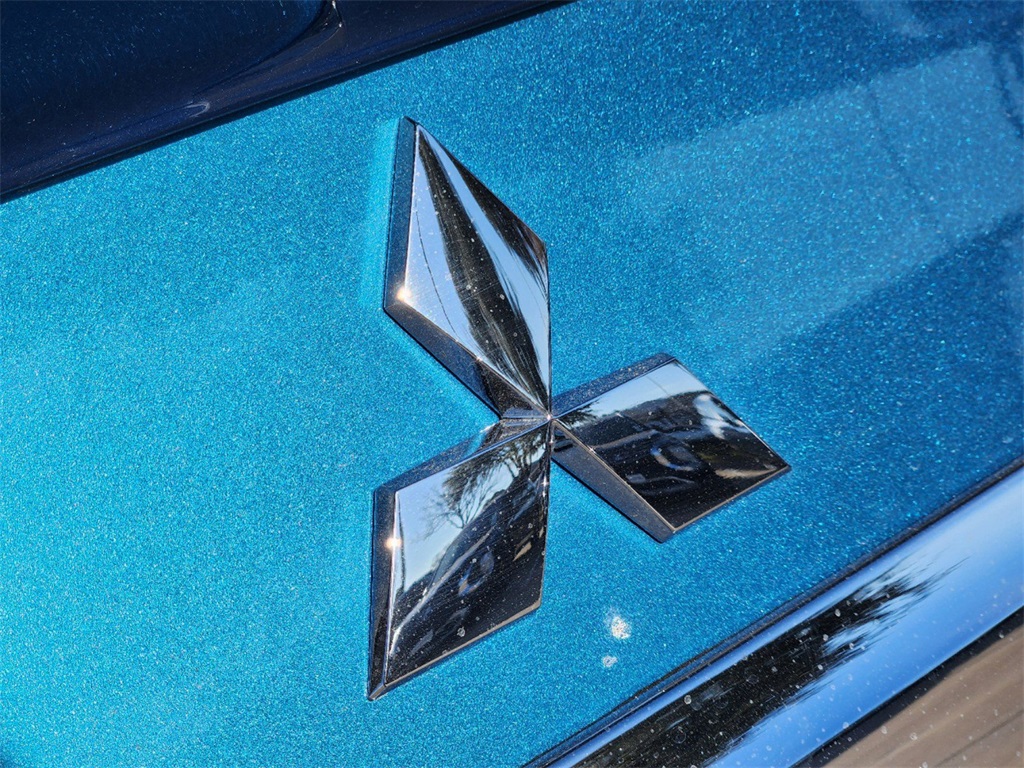Vehicle image 8 of 21