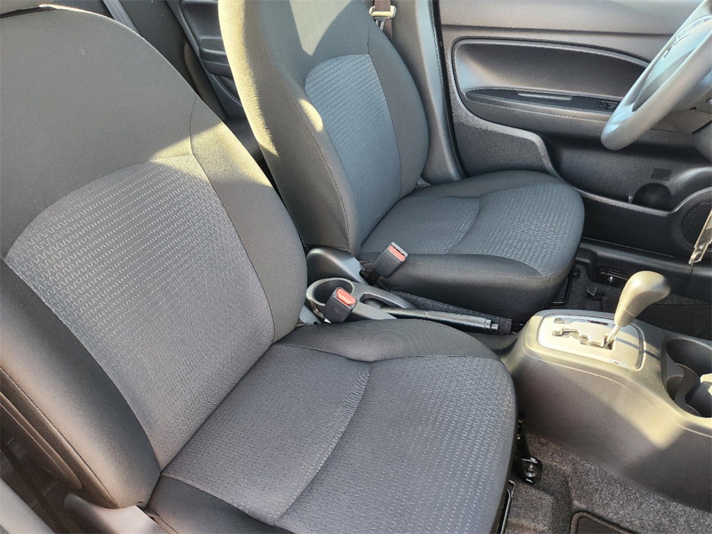 Vehicle image 11 of 21