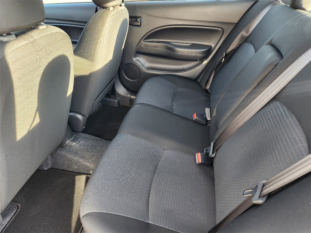Vehicle image 19 of 21