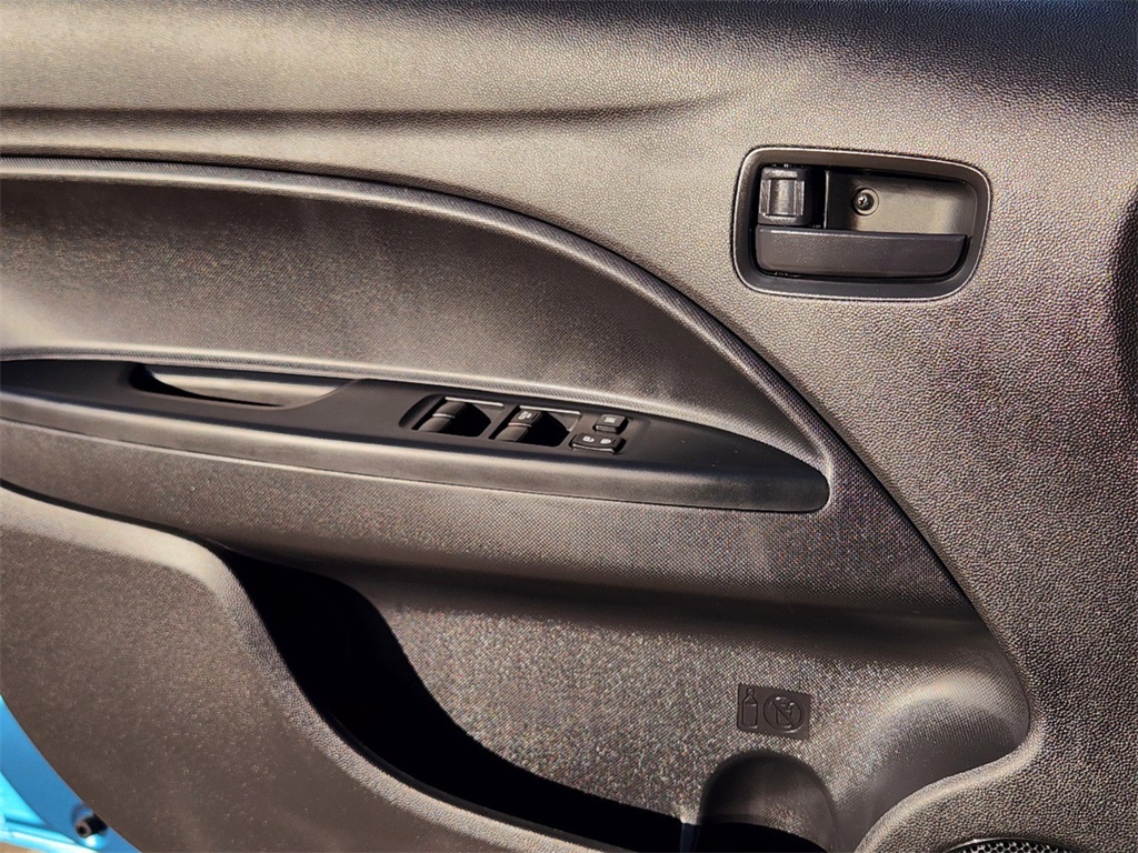 Vehicle image 16 of 21