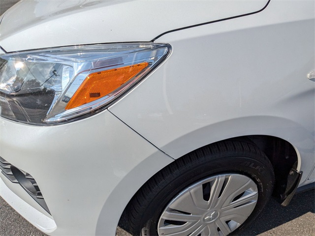 Vehicle image 9 of 28