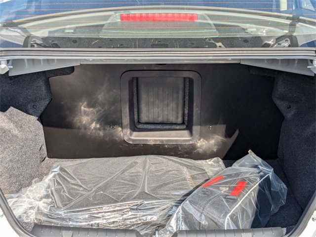 Vehicle image 24 of 28