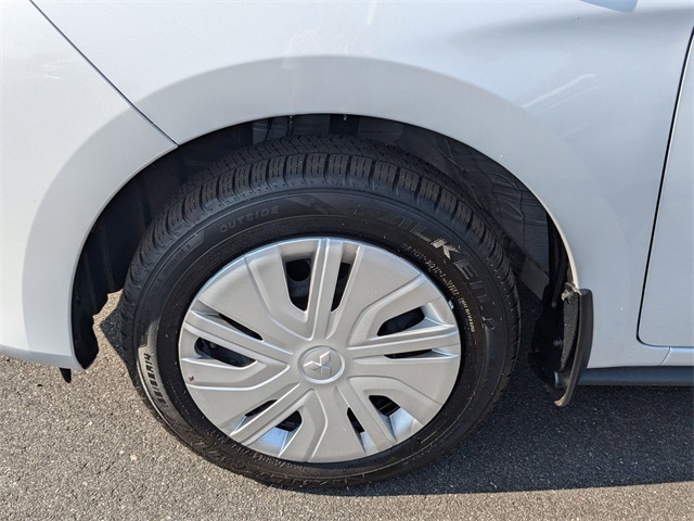 Vehicle image 10 of 28