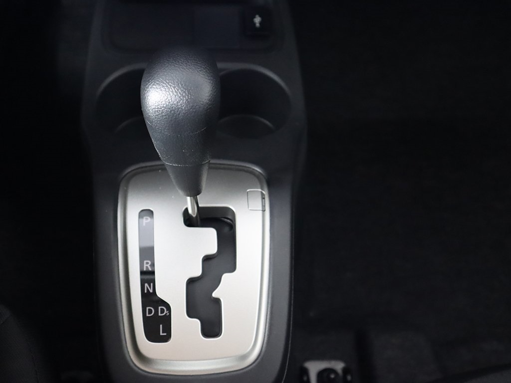 Vehicle image 40 of 42