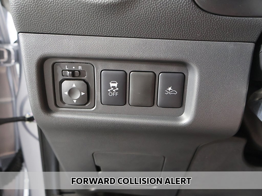 Vehicle image 11 of 42
