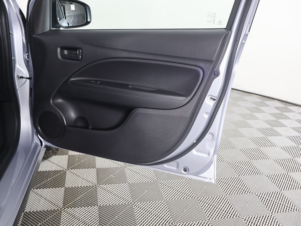 Vehicle image 21 of 42