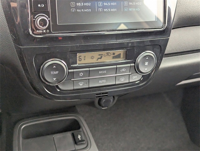 Vehicle image 15 of 19