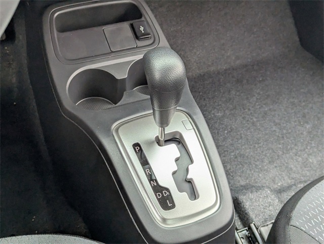 Vehicle image 16 of 19
